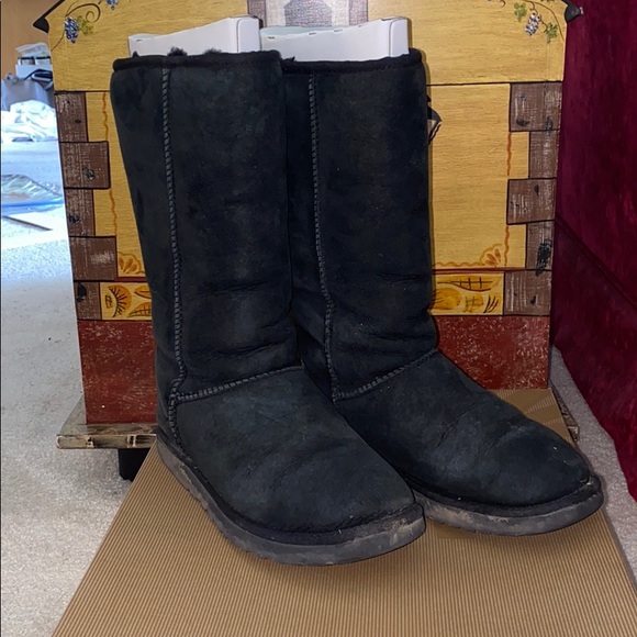 Black classic tall Ugg boots - Picture 2 of 10